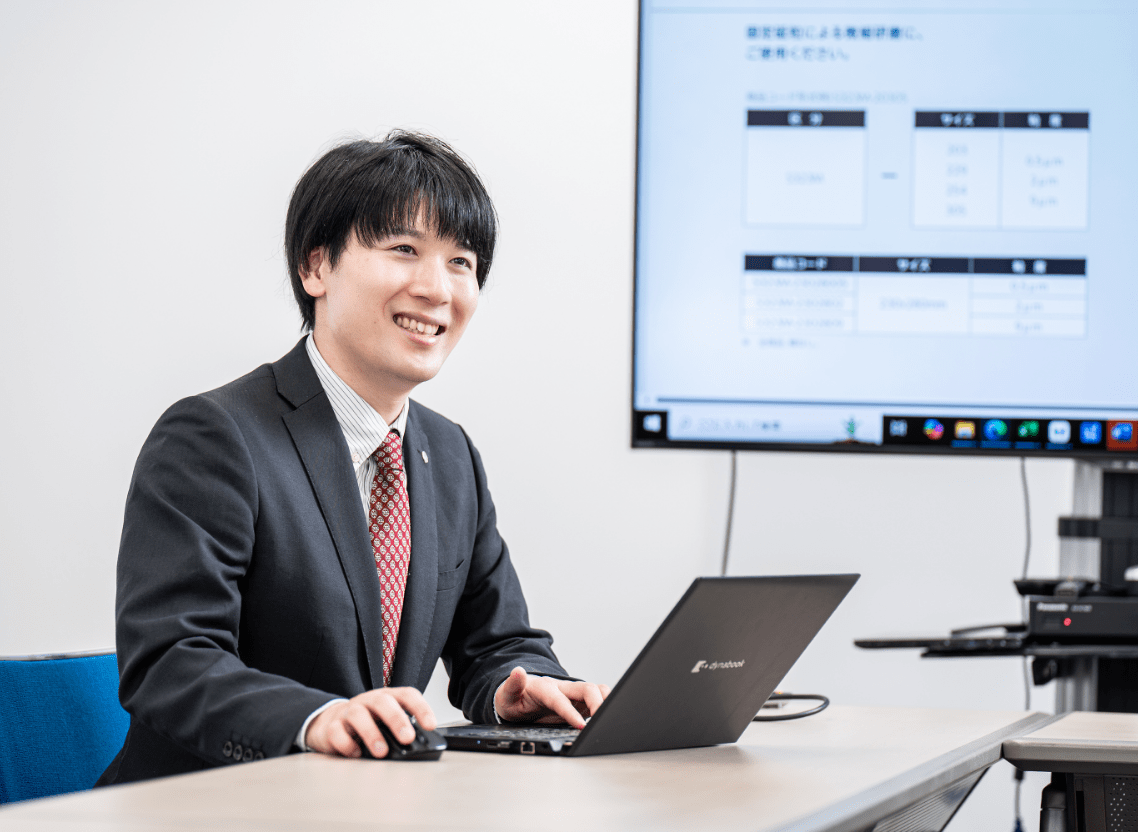 採用担当者の写真