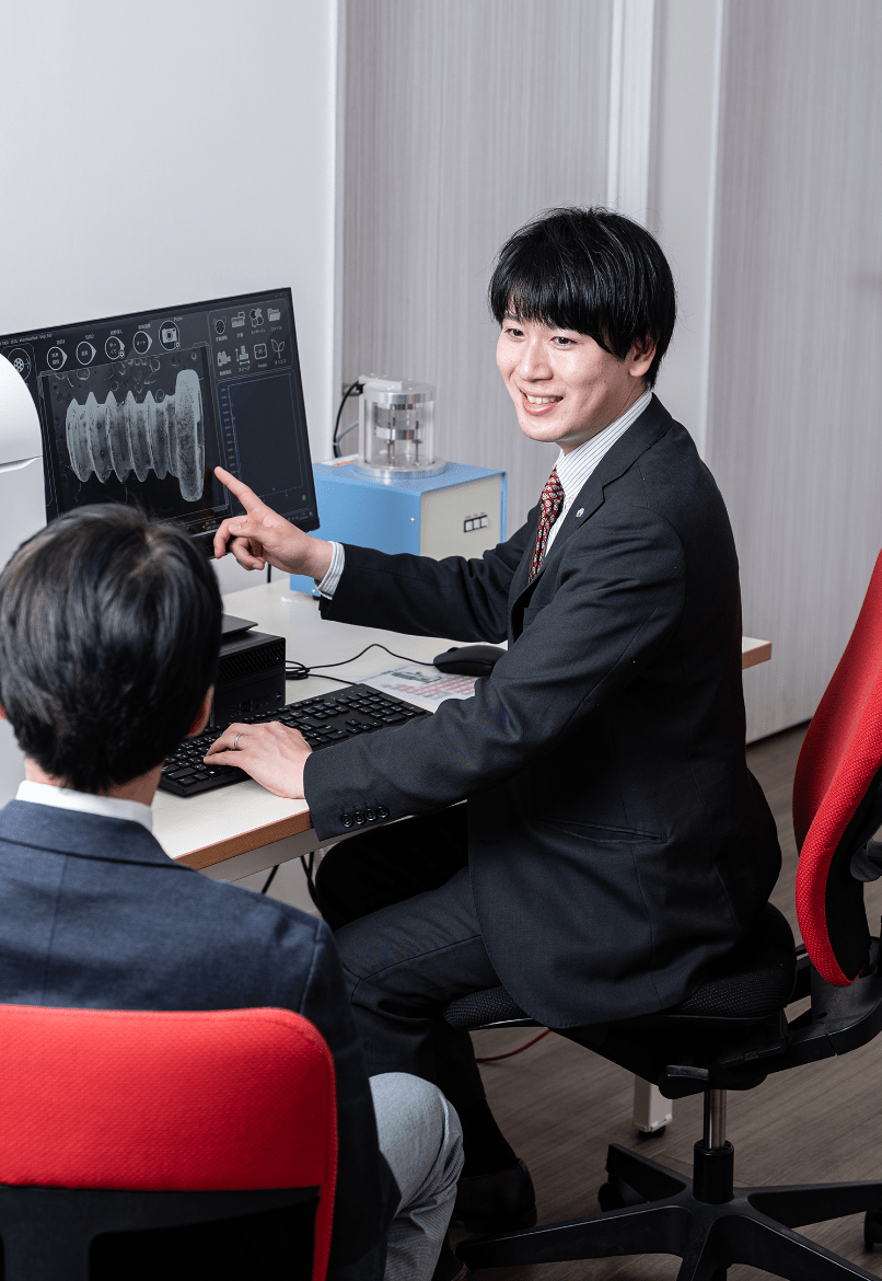 採用担当者の写真